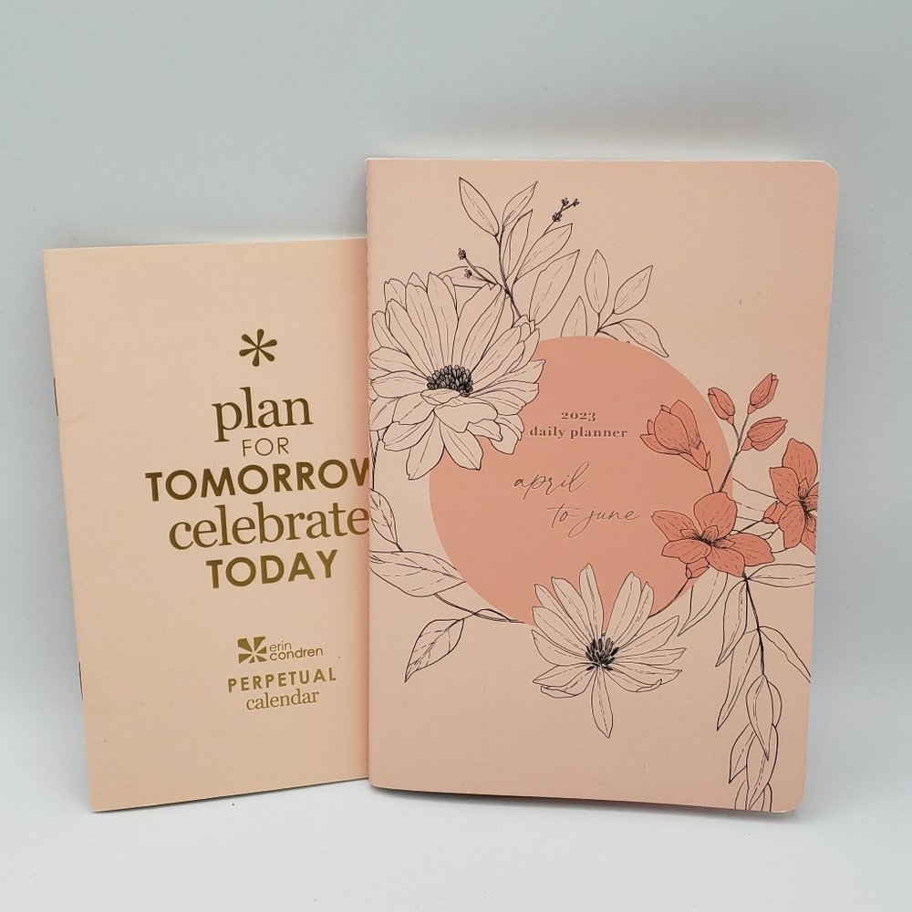 Erin Condren | Petite Planner Daily Planner Apr - Jun 2023 + PERPETUAL CALENDAR